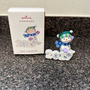 Hallmark Keepsake Ornament Frosty Fun Decade Snowman NEW
